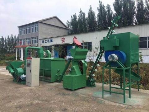 點擊查看詳細(xì)信息<br>標(biāo)題：飼料顆粒機 閱讀次數(shù)：2544